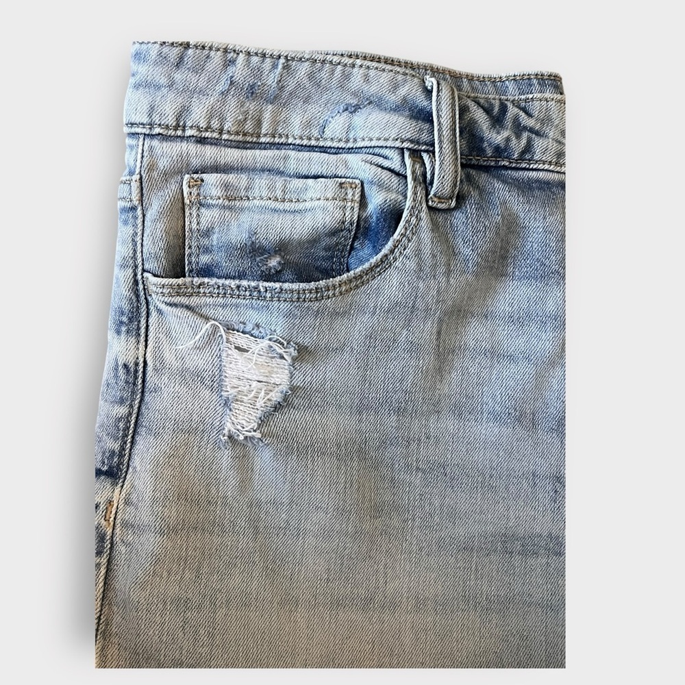 Studio Blue Distressed Light Wash Straight Jeans – Size 31 - Picture 4 of 6
